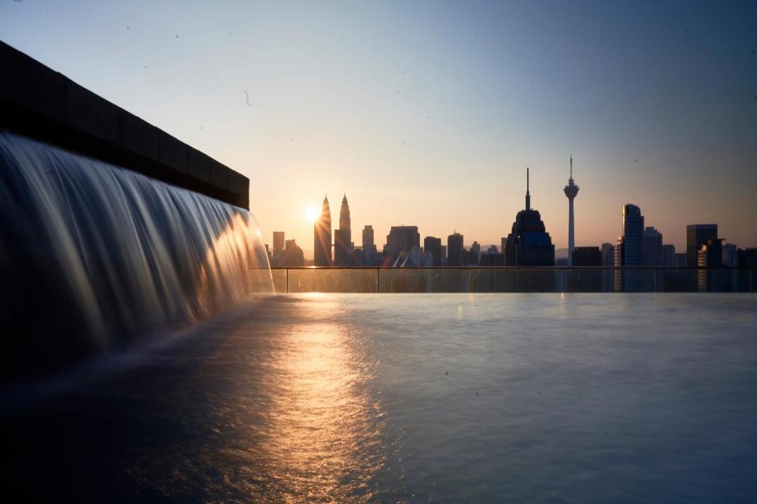 Regalia Suites Infinity Pool Kuala Lumpur Extérieur photo